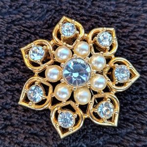 NWOT Vintage Sarah Coventry brooch/pendant
